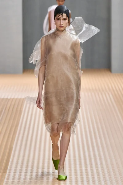 Look 2